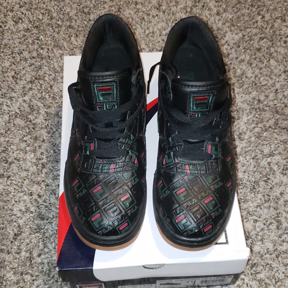 Fila Shoes - Picture 2 of 6